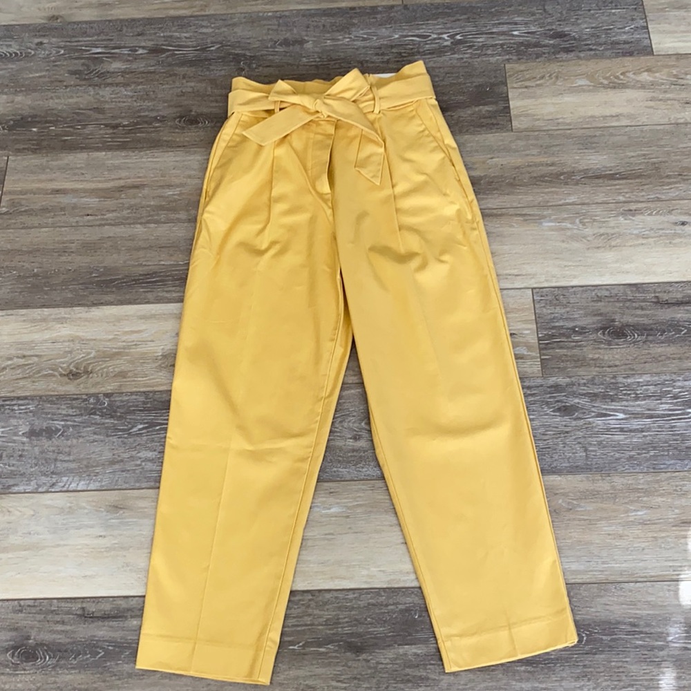 NWT Ann Taylor yellow pants Size 4